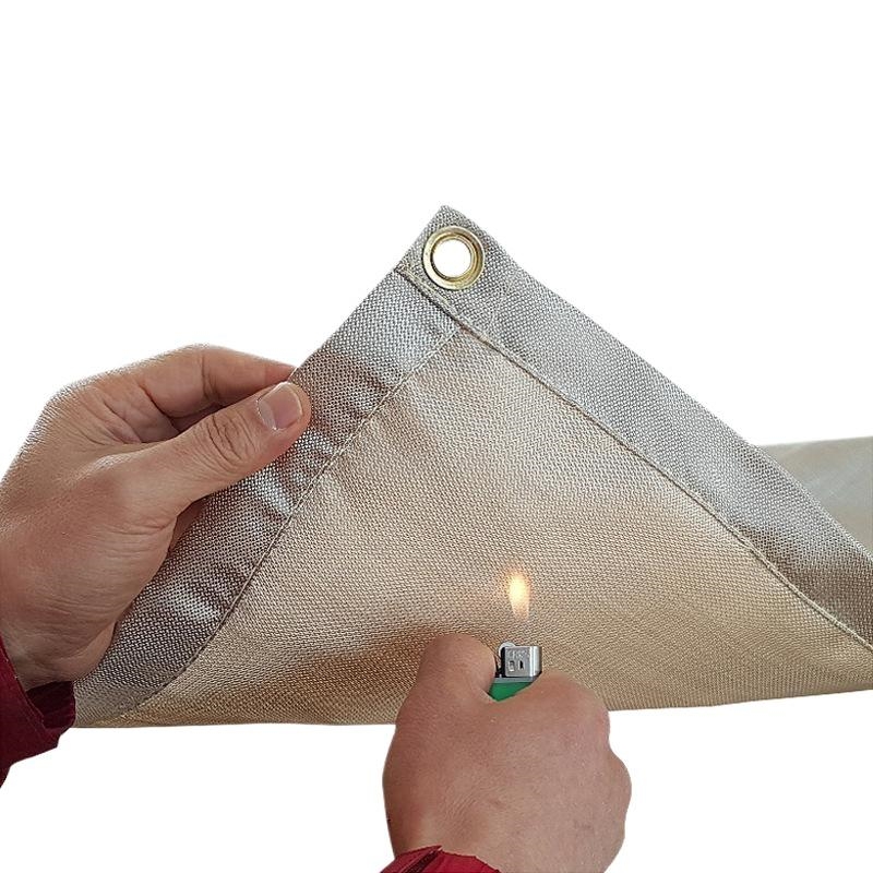 بساط مقاوم للحريق للتخييم، بطا - مراجعة Outdoor Camping Blanket وسعره